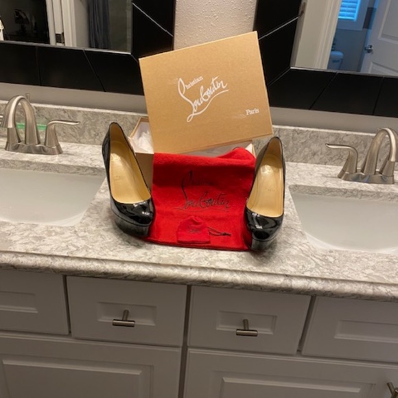 Christian Louboutin Bianca Pumps - Picture 4 of 6